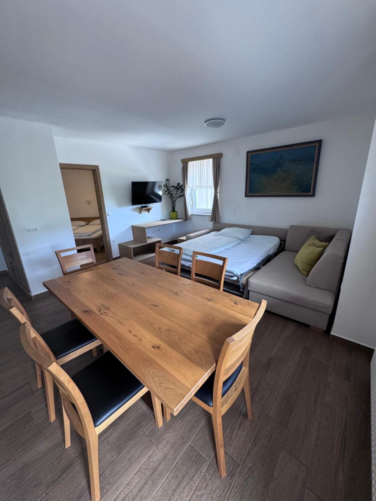 Guesthouse Tolc Spodnja Sorica エクステリア 写真