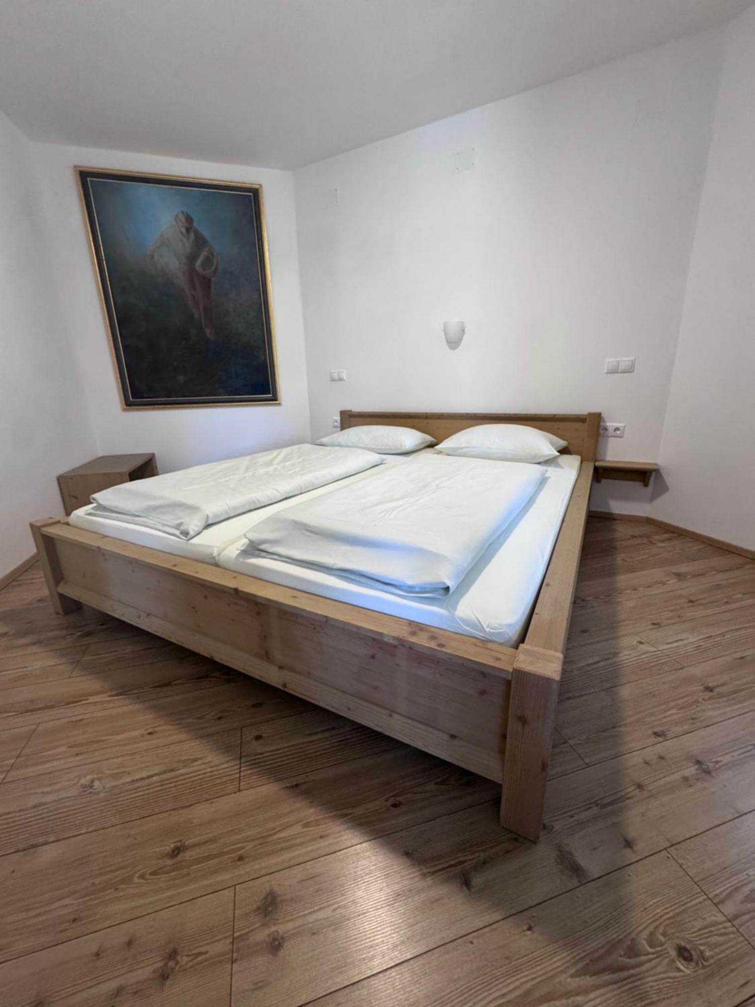 Guesthouse Tolc Spodnja Sorica エクステリア 写真